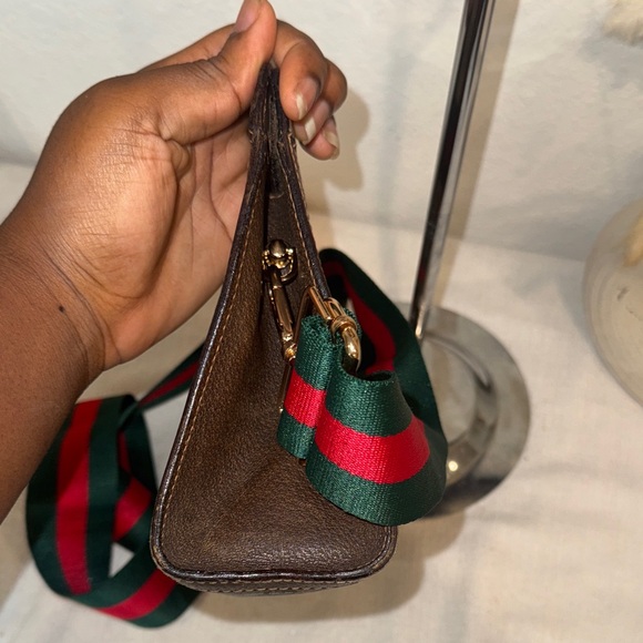 Authentic Gucci Green and Red Crossbody/Clutch Bag - Picture 14 of 16